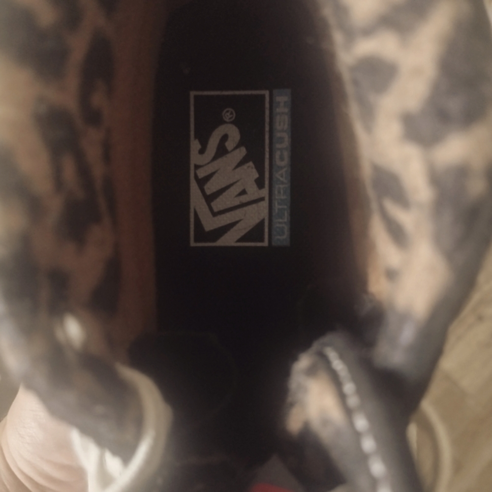 Vans made for the elements men's 7 women's 8.5 black and white